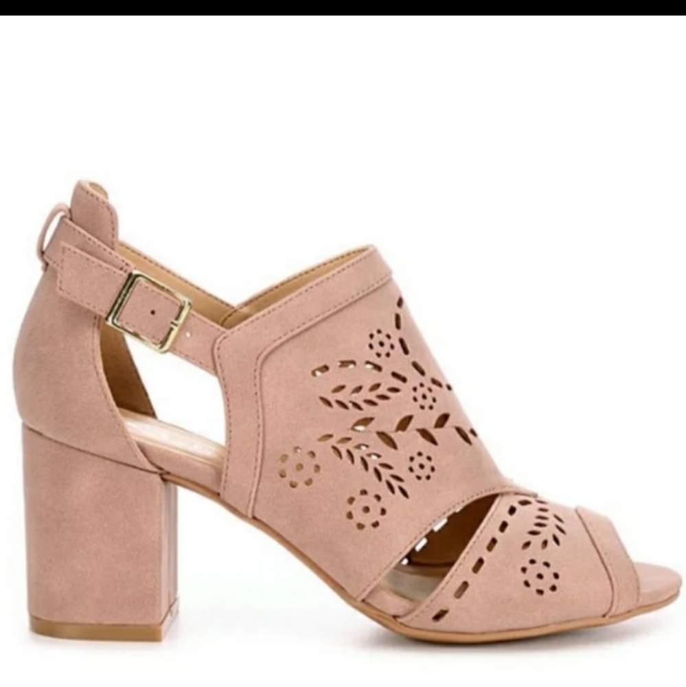 CL by Laundry Jdee Women's Sandal